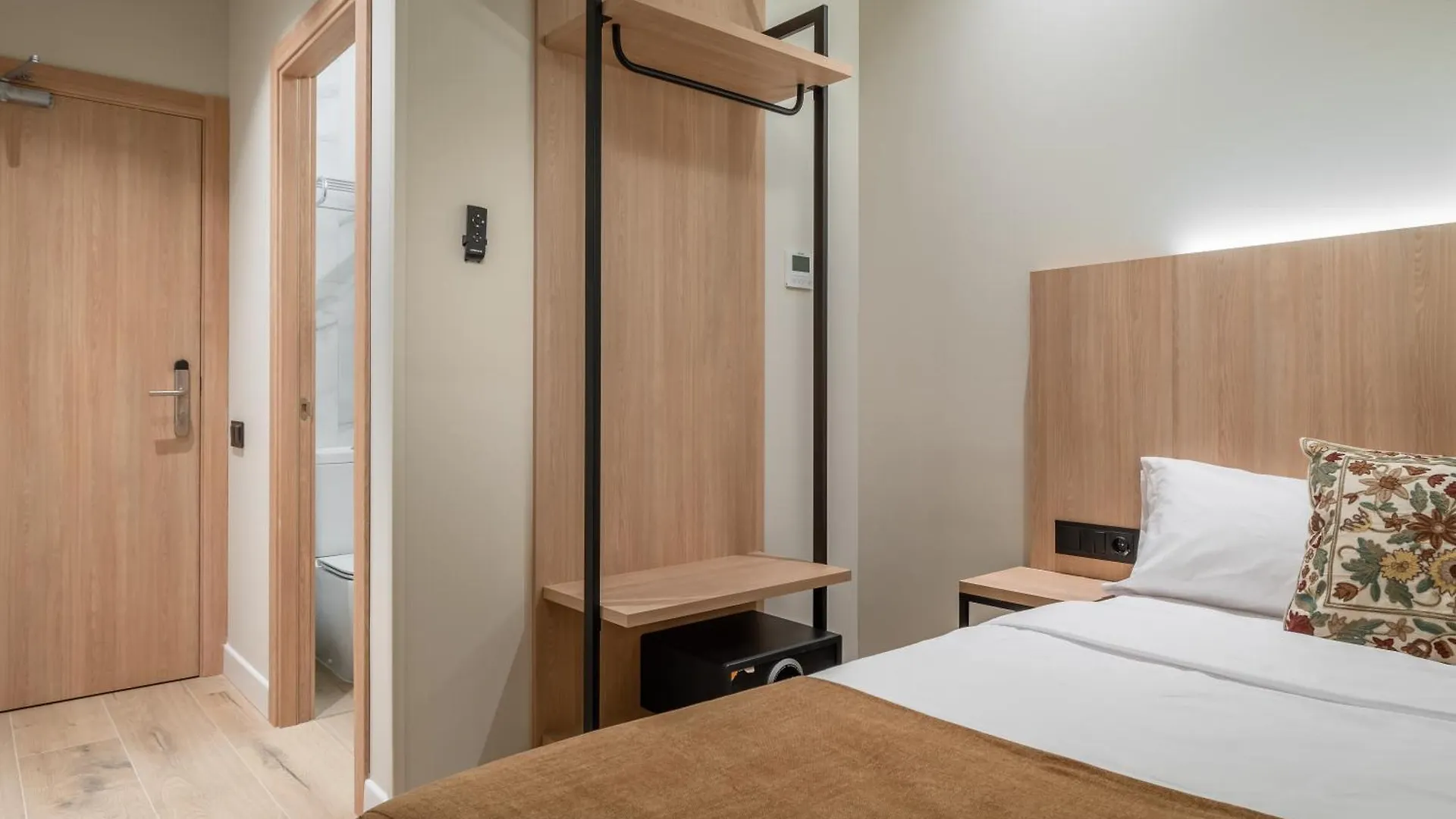 Aerohotel Barcelona Airport 24H El Prat de Llobregat 0*,