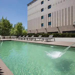 Nh Barajas Airport Hotel Madri